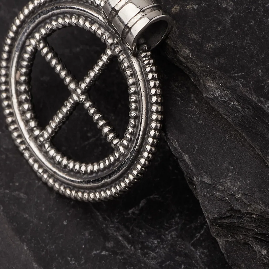Premium King’s Field Pendant, Silver